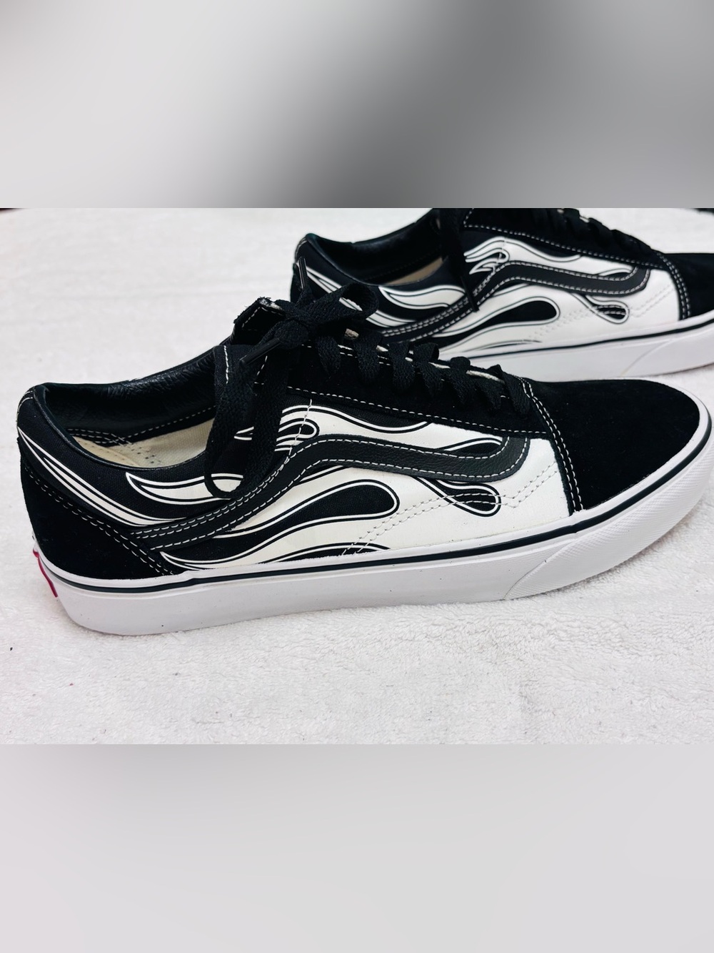 Brand New Vans Sneakers - men’s size 8.5 / women’s 10 - box 17